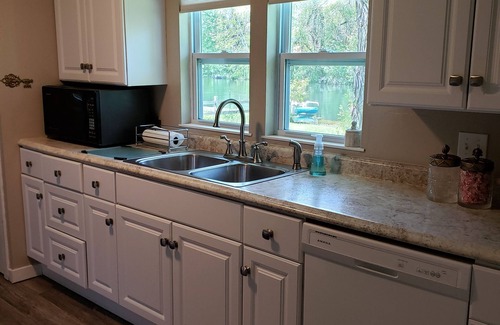 Sturgeon Bay House | Lagoon Bungalow Retreat in Sturgeon Bay With Direct Water Access!