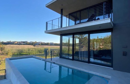Onrus Villa | Lagoon House - connecting nature and architecture