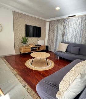 Milnerton Apartment | Lagoon Lodge