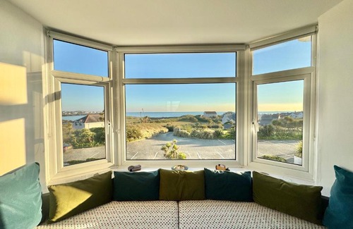 Trearddur Bay Apartment | Lagoon View - Sea View- Pet Friendly - 2 Bed Apt - En-suite
