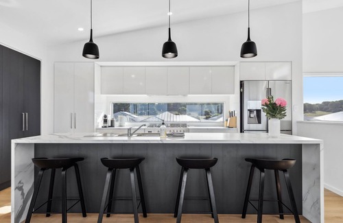 Nangkita House | Lagoon Views, a modern waterfront masterpiece