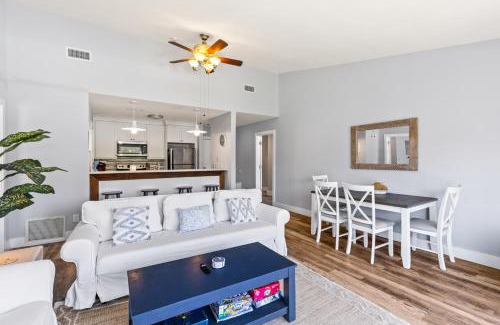 Isle of Palms Apartment | Lagoon Villa 6 - 5 Min Walk to Beach! Top Floor!
