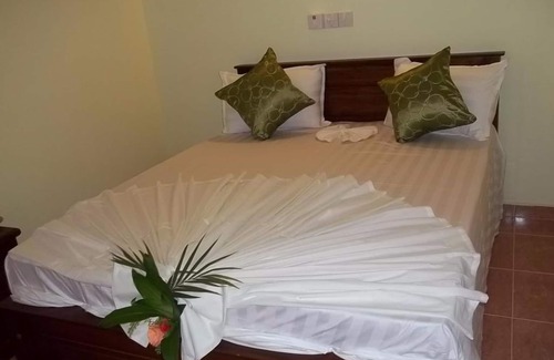 Seeduwa - Katunayake Hotel | Lagoon Waves Hotel