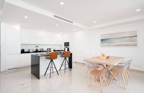 Lagos Apartment | Lagos Marina View 2 With Pool by Homing