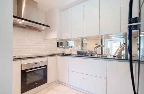 Laguna Apartment | Laguna 2BR Apartment 2223 in Allamanda 2