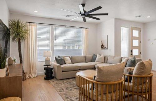 St. George House | Laguna Beach townhouse
