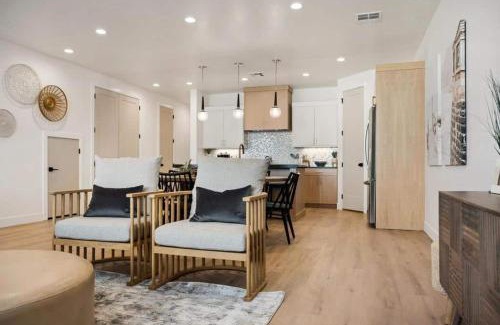 St. George House | Laguna Beach townhouse