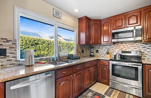 Laguna Hills House | Laguna Hills Home Near Beach w/Massage Recliners, Fire Pit, Game Room & 70" TV