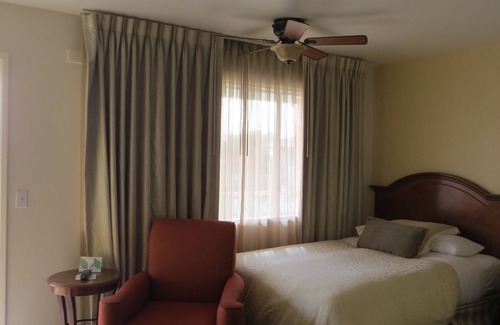 Marina Hotel | Laguna Lodge