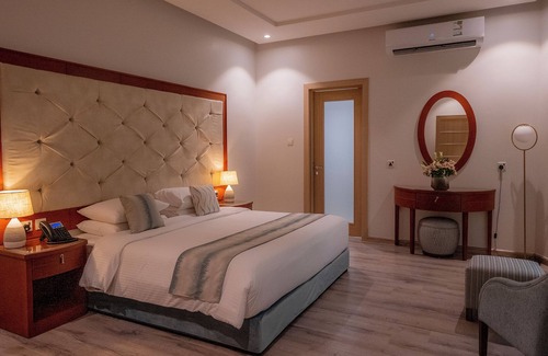 Buraydah Hotel | Laguna Vista Hotel
