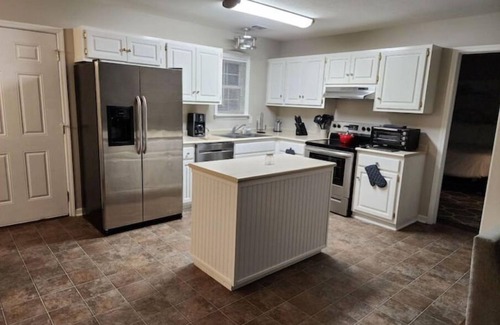 Statesboro House | Laid-back Living at The Landings. Family & Pet friendly!