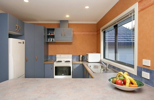 Taupo Cottage | Laid Back on Lakewood - Taupo Holiday Home