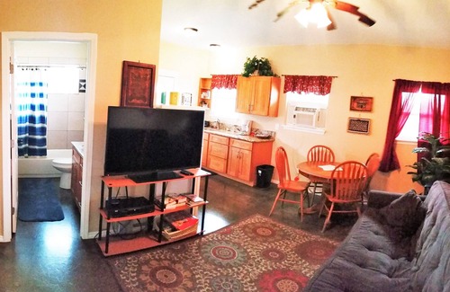 Laie Apartment | Laie, North Shore Oahu Hawaii Banana Bungalow New 2 Bed Apt. Sleeps 4-6