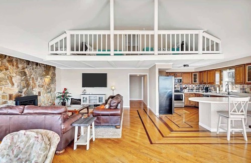 Saratoga Springs House | Lake Access 5 Minutes from Track