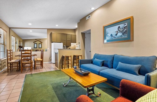 Ponce De Leon Condo | Lake Access-Boat Slip-Cozy 2 Bedroom Bungalow w Free Daily Attraction Tickets