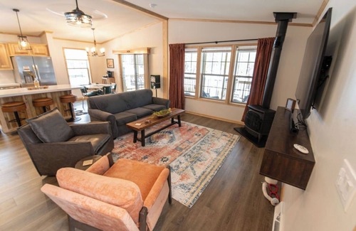 Nekoosa Cottage | Lake Access/Dog Friendly/Quiet Cul-de-sac