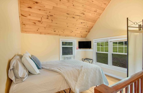 Richfield Springs House | Lake Access to Canadarago Lake*Lake View Cottage*