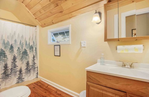 Richfield Springs House | Lake Access to Canadarago Lake*Lake View Cottage*