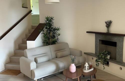 Civenna Apartment | Lake And Mountain