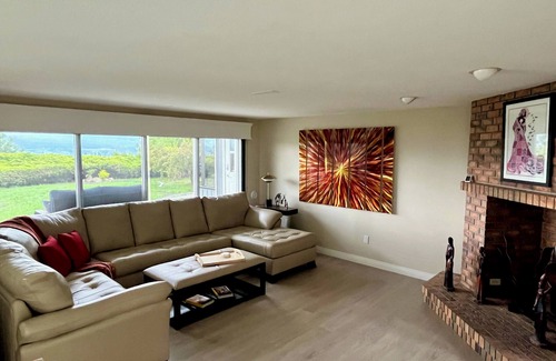 West Kelowna Estates Bed & Breakfast | Lake and the City Bed and Breakfast