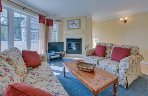 Saint Donat Condo | Lake Archambault Condo 326