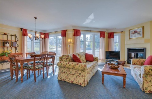 Saint Donat Condo | Lake Archambault Condo 326