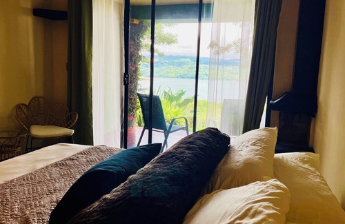 Angeles Hotel | Lake Arenal Hotel & Brewery