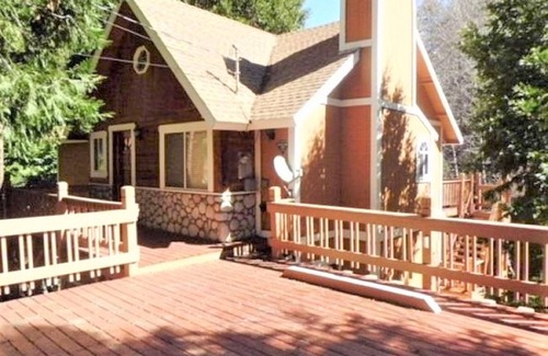 Lake Arrowhead House | Lake Arrowhead - Dreamin' 3 Bedroom Home by RedAwning