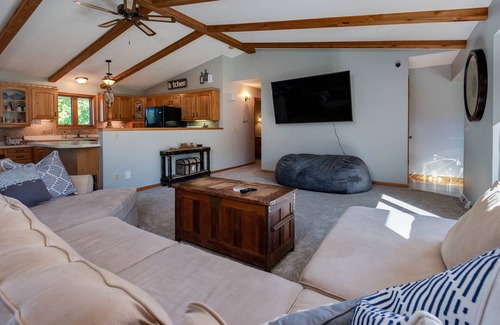Rome House | Lake Arrowhead lakefront, 4 bedroom, game room, pontoon available to rent!
