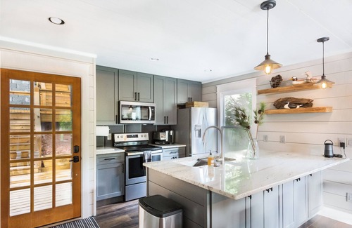 Waleska House | Lake Arrowhead Luxury Lakefront Cottage - Massive Dock- Best View on the Lake