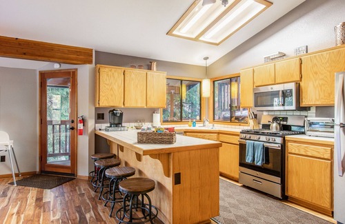 Arrowhead Villas House | Lake Arrowhead Privacy Redefined @ Hillside Haven