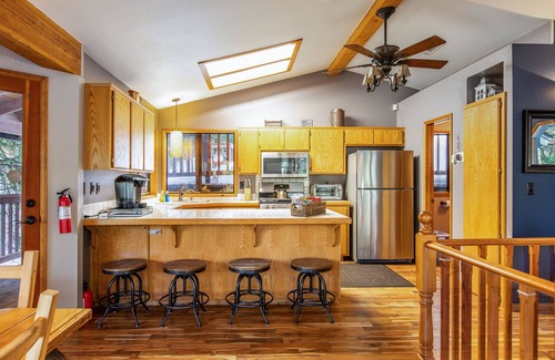 Arrowhead Villas House | Lake Arrowhead Privacy Redefined @ Hillside Haven