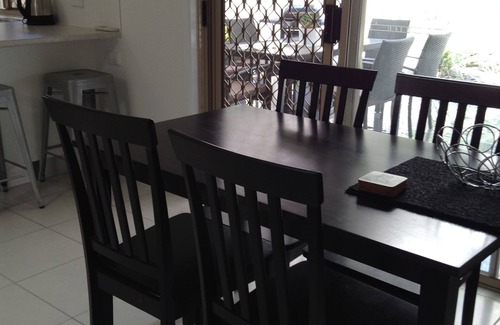 Bellara House | Lake at your back door pet friendly