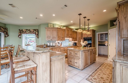 Hot Springs Village House | Lake Balboa Executive Home, Lakeview Every Room. Private Peninsula