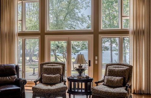 Hot Springs Village House | Lake Balboa Executive Home, Lakeview Every Room. Private Peninsula
