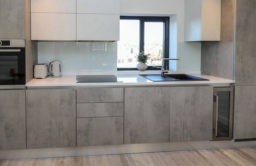 Littleborough Cottage | Lake Bank Views