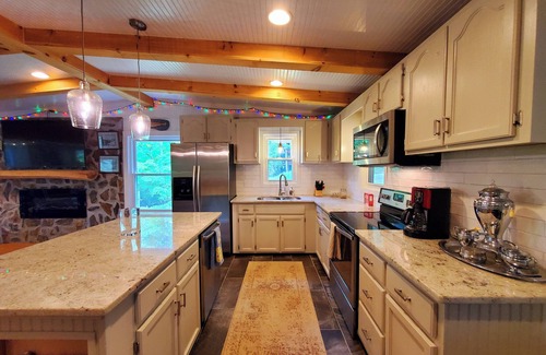 Blue Ridge Cottage | Lake Blue Ridge n10 minutes to downtownnEnjoy year-round mountain and lake views