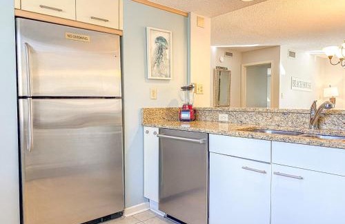 Arcadian Shores House | Lake Bungalow Kingston Resort w Beach and Pool