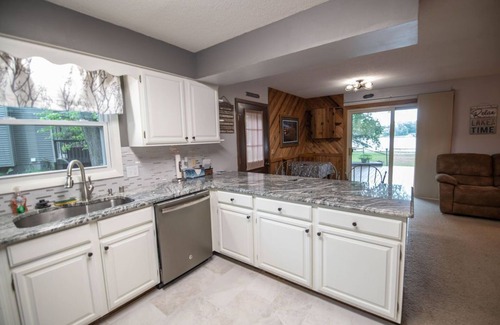 Nekoosa House | LAKE CAMELOT HOME WITH PONTOON RENTAL, MINUTES FROM SAND VALLEY GOLF RESORT - PET FRIENDLY