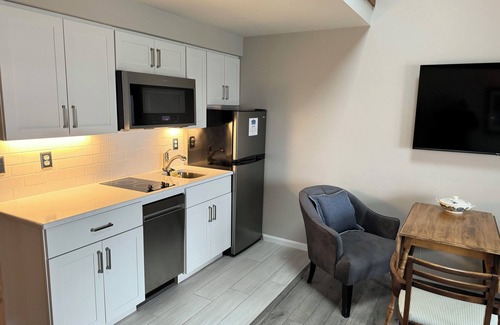 Charlevoix Condo | Lake Charlevoix Lakeview Escape
