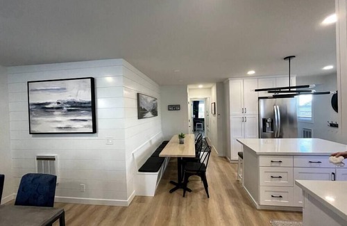 Wapato Point House | Lake Chelan Gem downtown! Your own patios and spa-walk to lake/marina/food