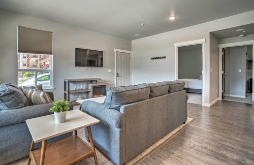 Manson Condo | Lake Chelan Resort Condo: Pool & Hot Tub Access!