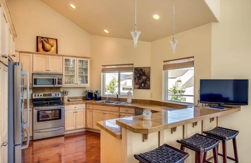 Chelan House | Lake Chelan Waterfront Resort Home- Pool, Boat -STR-0290