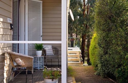 Daylesford Apartment | Lake Como Studio- perfectly located cosy escape