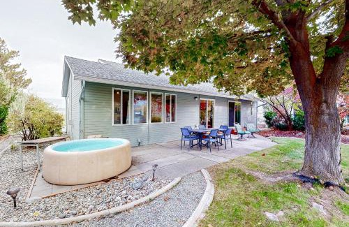 Malaga House | Lake Cortez Cottage