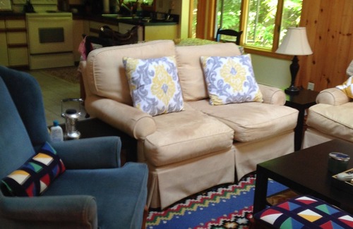Standish Cottage | Lake Cottage 3 Bd/2 Ba/FREE Rnd.Trip FERRY TICKET! Two Weeks Left! See Below.