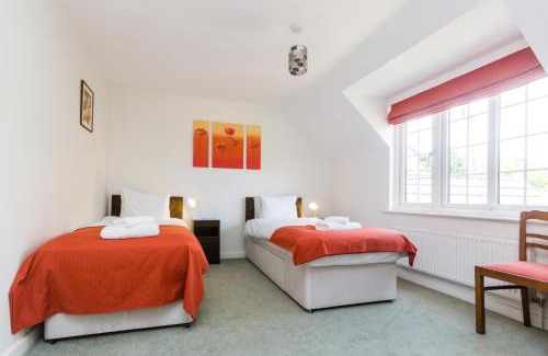 Thorpeness House | Lake Cottage - A large holiday home in Thorpeness - Close to the beach and The Meare - Aldeburgh Coastal Cottages