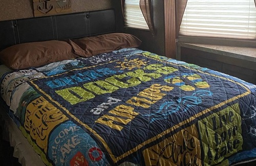 Nancy RV Rental | Lake Cumberland Camper Rental, 2 miles from Wolf Creek Marina