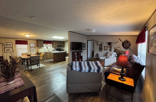 Bakerton House | Lake Cumberland Retreat, in walking distance to Cumberland River