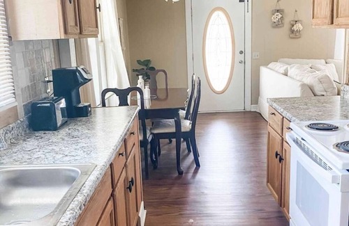 Guntersville Cabin | Lake Daze Chalet with hot tub